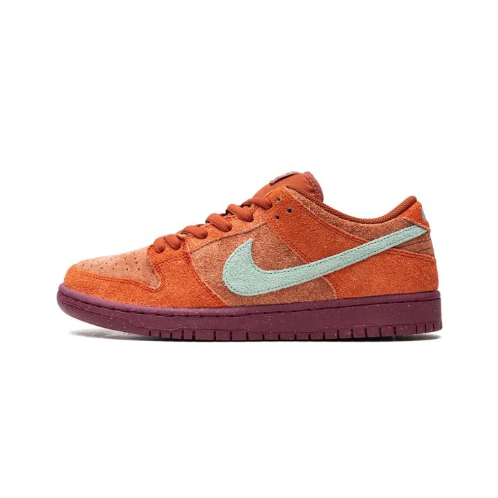 Dunk Low SB Dunk Low Pro Prm Mystic Red
