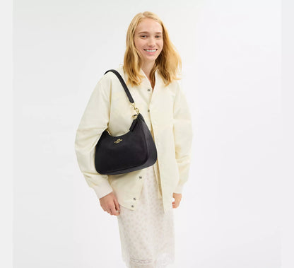 Teri Shoulder Bag In Signature Canvas
