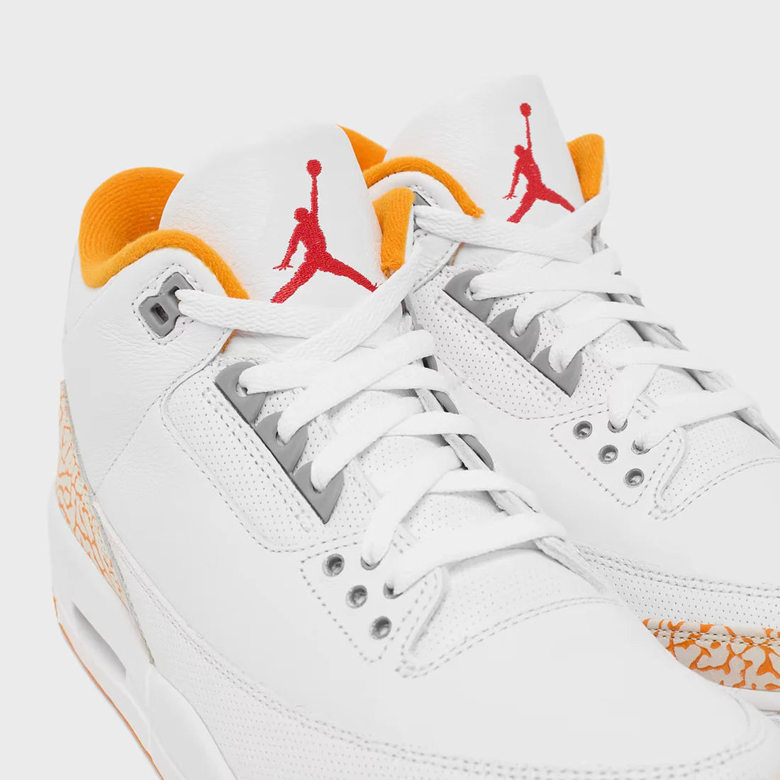 Air Jordan 3 Retro "Orange Citrus"