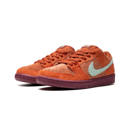 Dunk Low SB Dunk Low Pro Prm Mystic Red