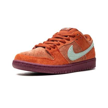 Dunk Low SB Dunk Low Pro Prm Mystic Red