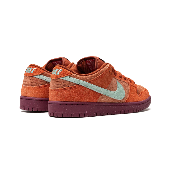 Dunk Low SB Dunk Low Pro Prm Mystic Red