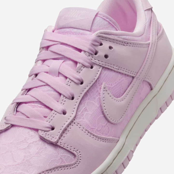 Dunk Low floral-lace